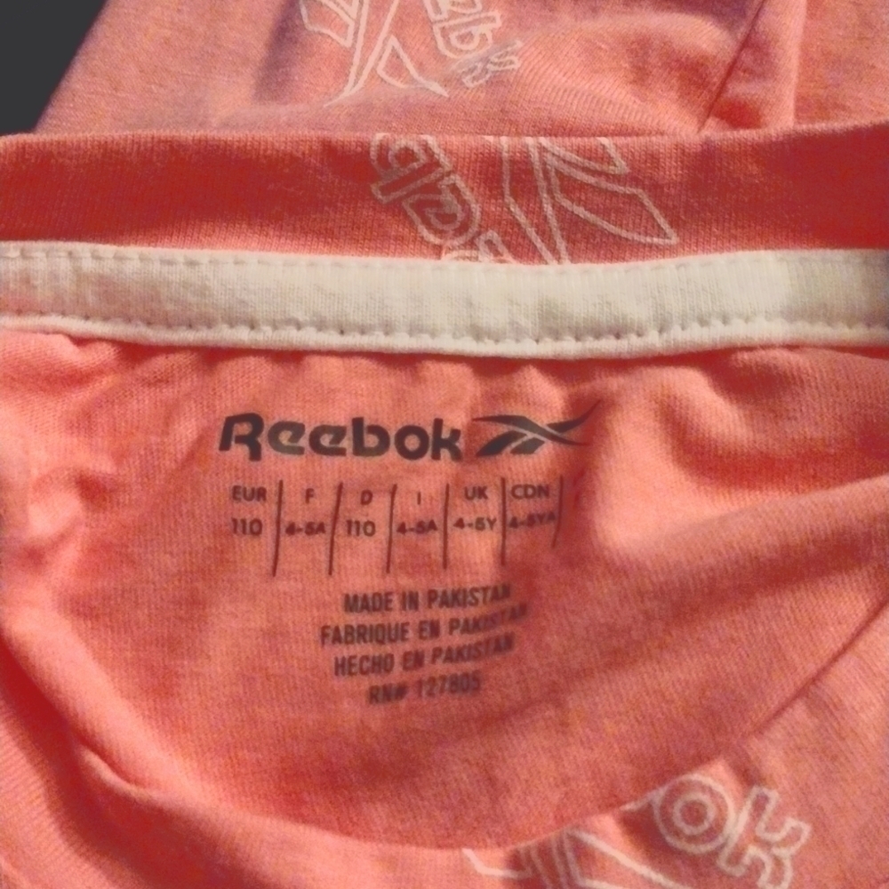 Reebok bundle two toddler girl Tshirts 👕 size 4  🔥 5$ if you get bundle 🔥 - Picture 4 of 6